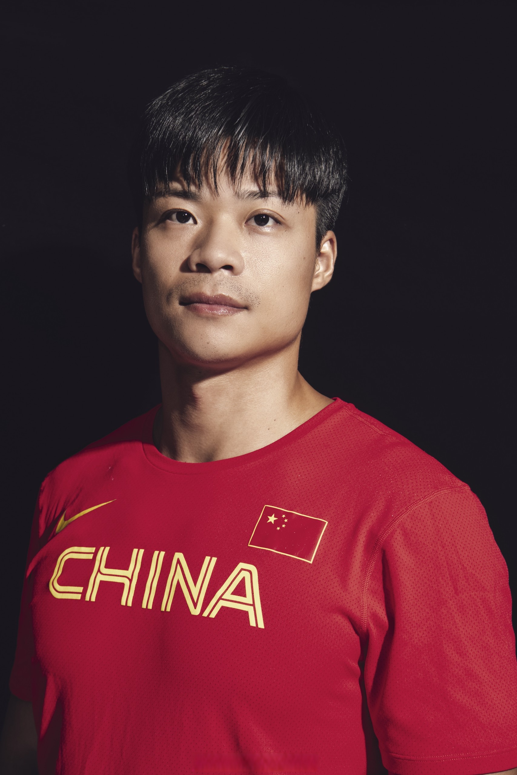 苏炳添在比赛中因伤离场，勇士主教练感到担心的简单介绍