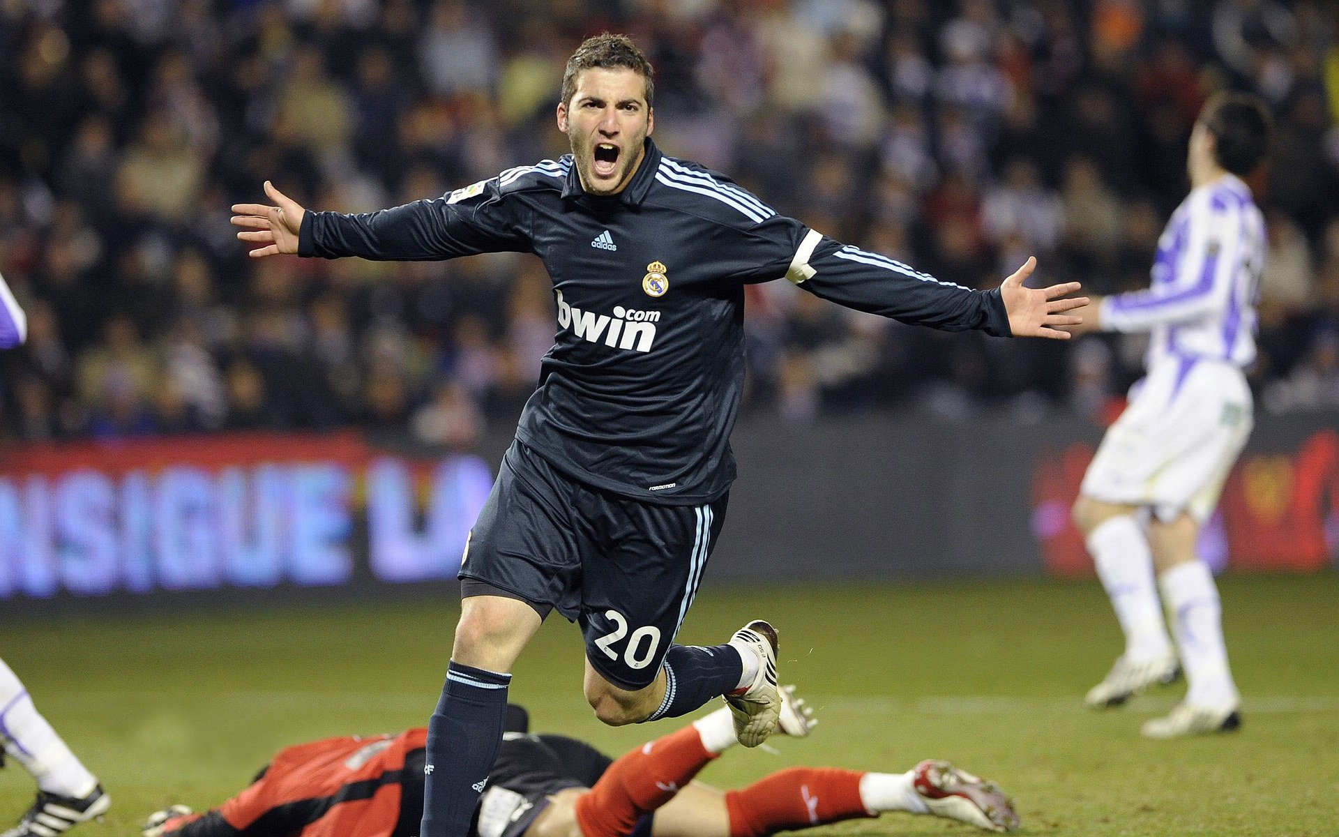 杜兰特赛点兑现，曼城淘汰国际米兰晋级四强，主帅激动落泪